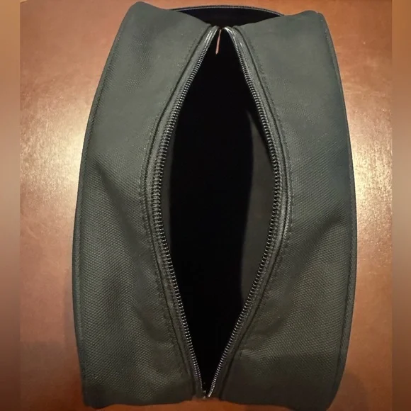 Alo Yoga All In Dopp Kit - Picture 5 of 7